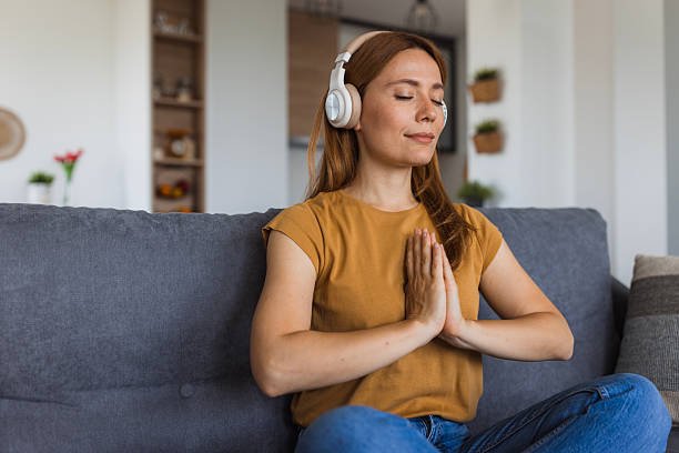 meditando escuchando musica